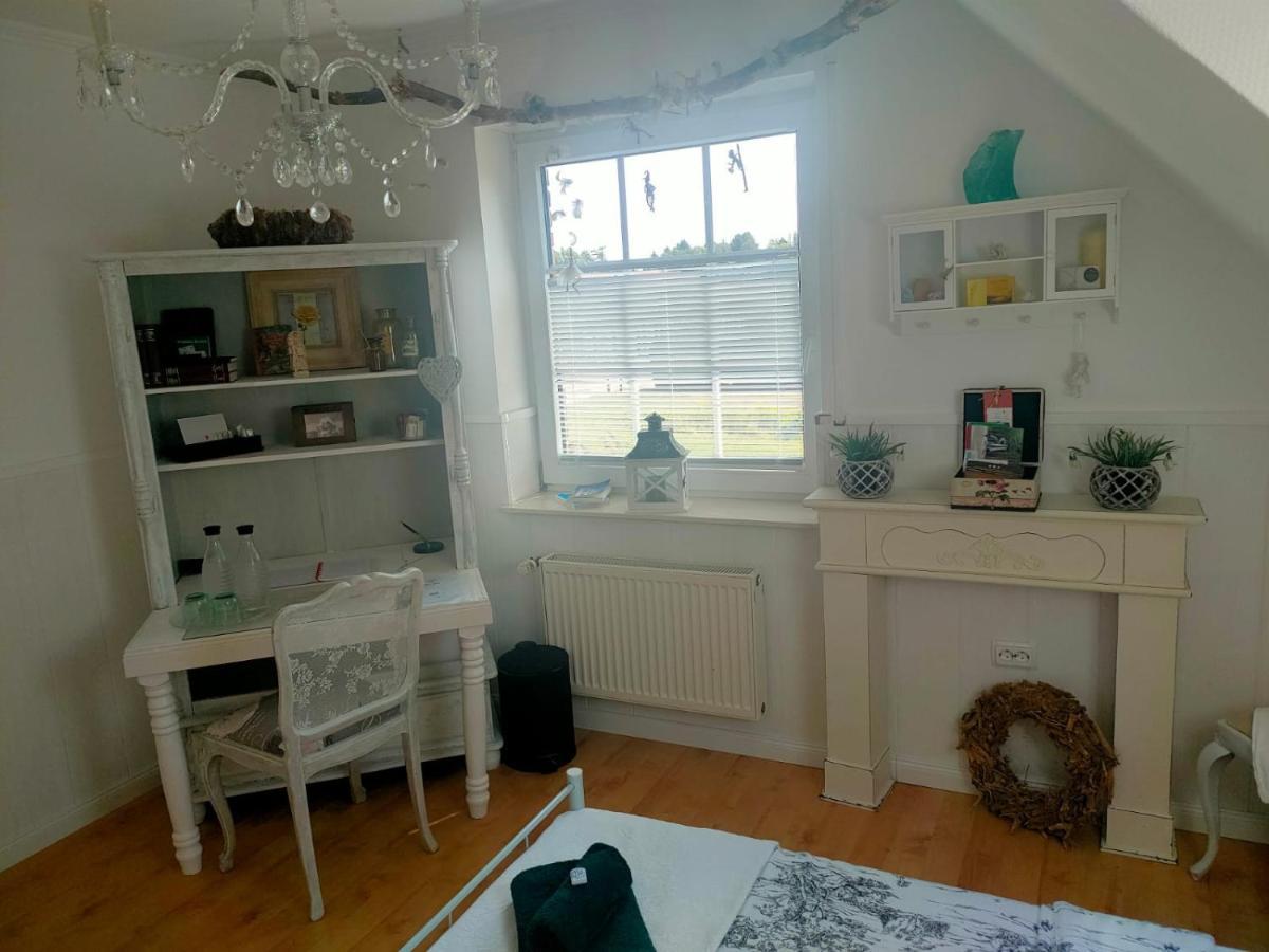Luana'S White Cottage Surwold Bagian luar foto