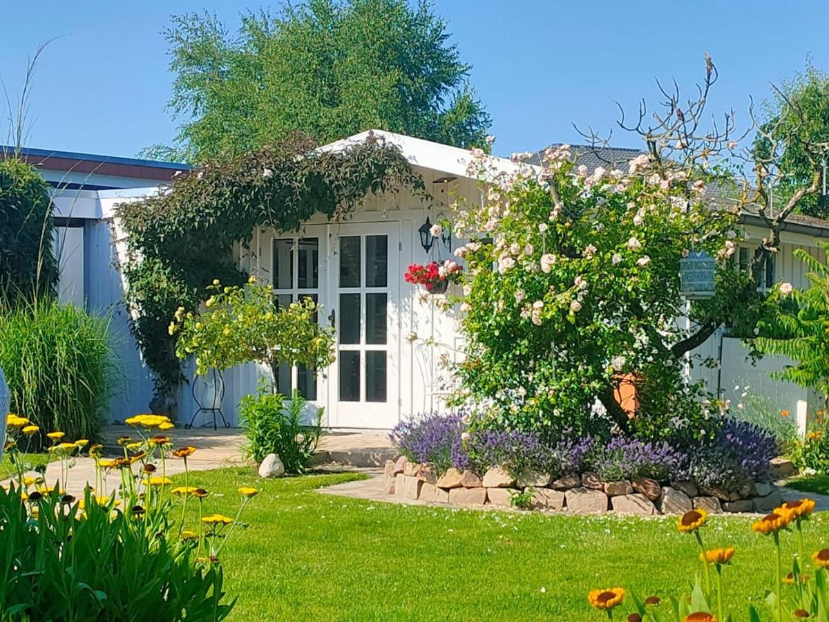 Luana'S White Cottage Surwold Bagian luar foto